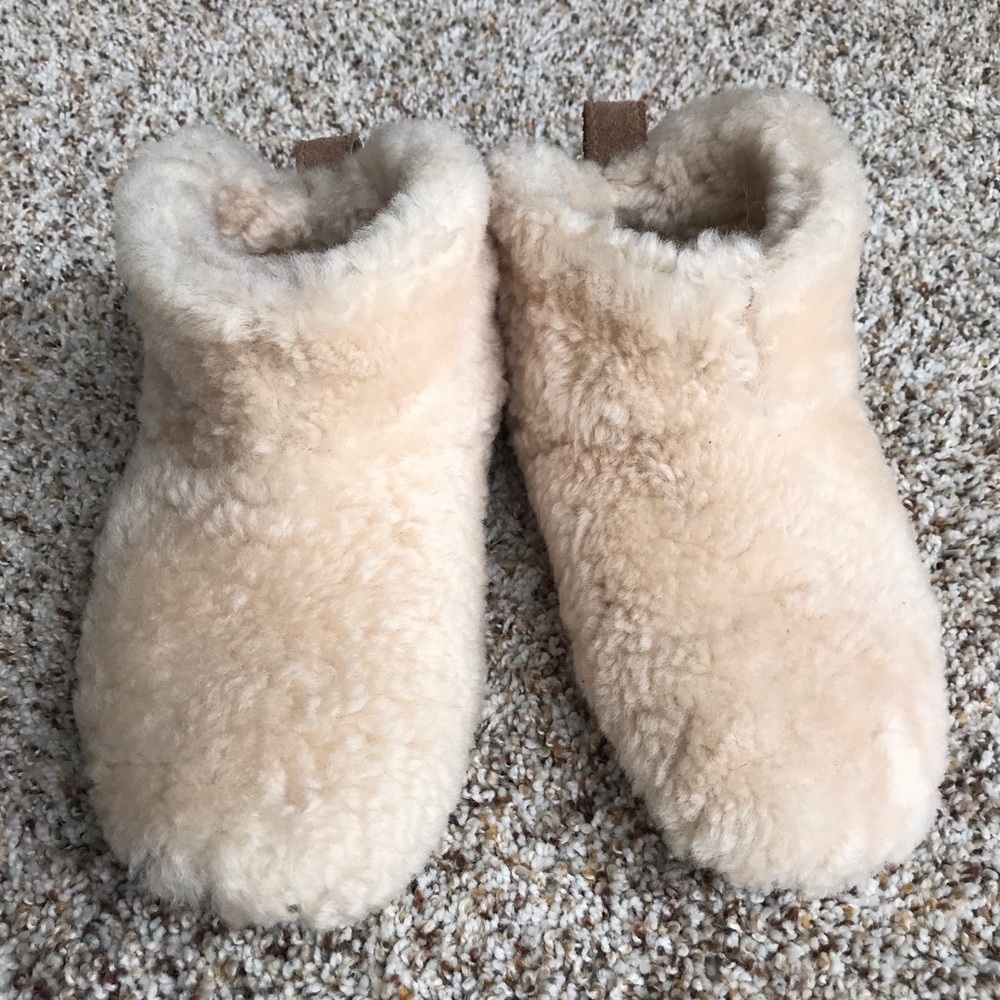 New Ugg Sheep Shearling Slippers